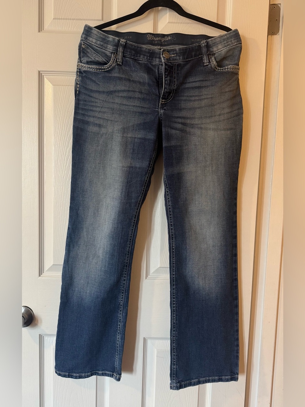 Wrangler Women's  Bootcut Jeans in Faded Blue Wash Sz 11x32